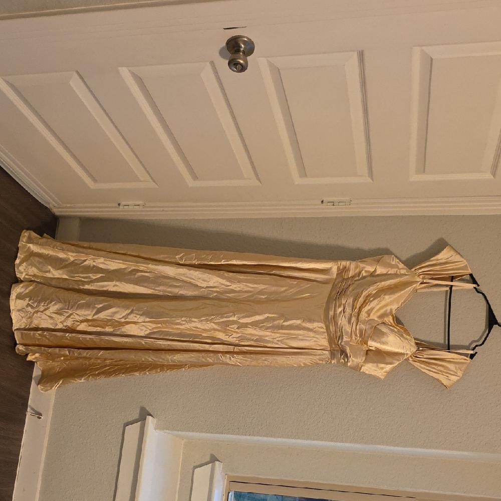 Elegant Gold Evening Gown